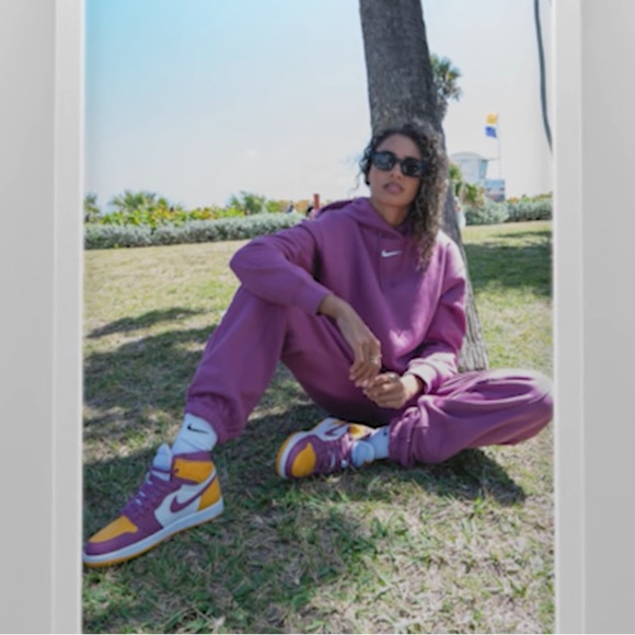 Nike | Air Jordan 1 Retro High OG "Brotherhood" sneakers - Picture 3 of 16